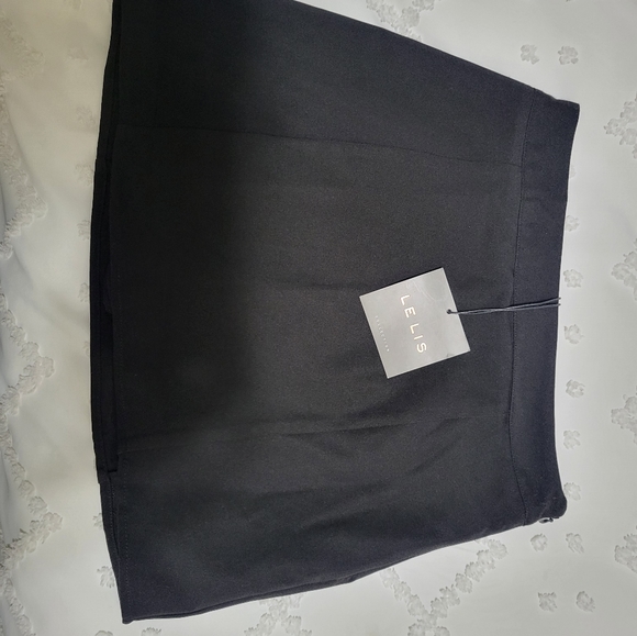 Le Lis Black super cute side zip skort size small NWT!!! From vici - Picture 2 of 7